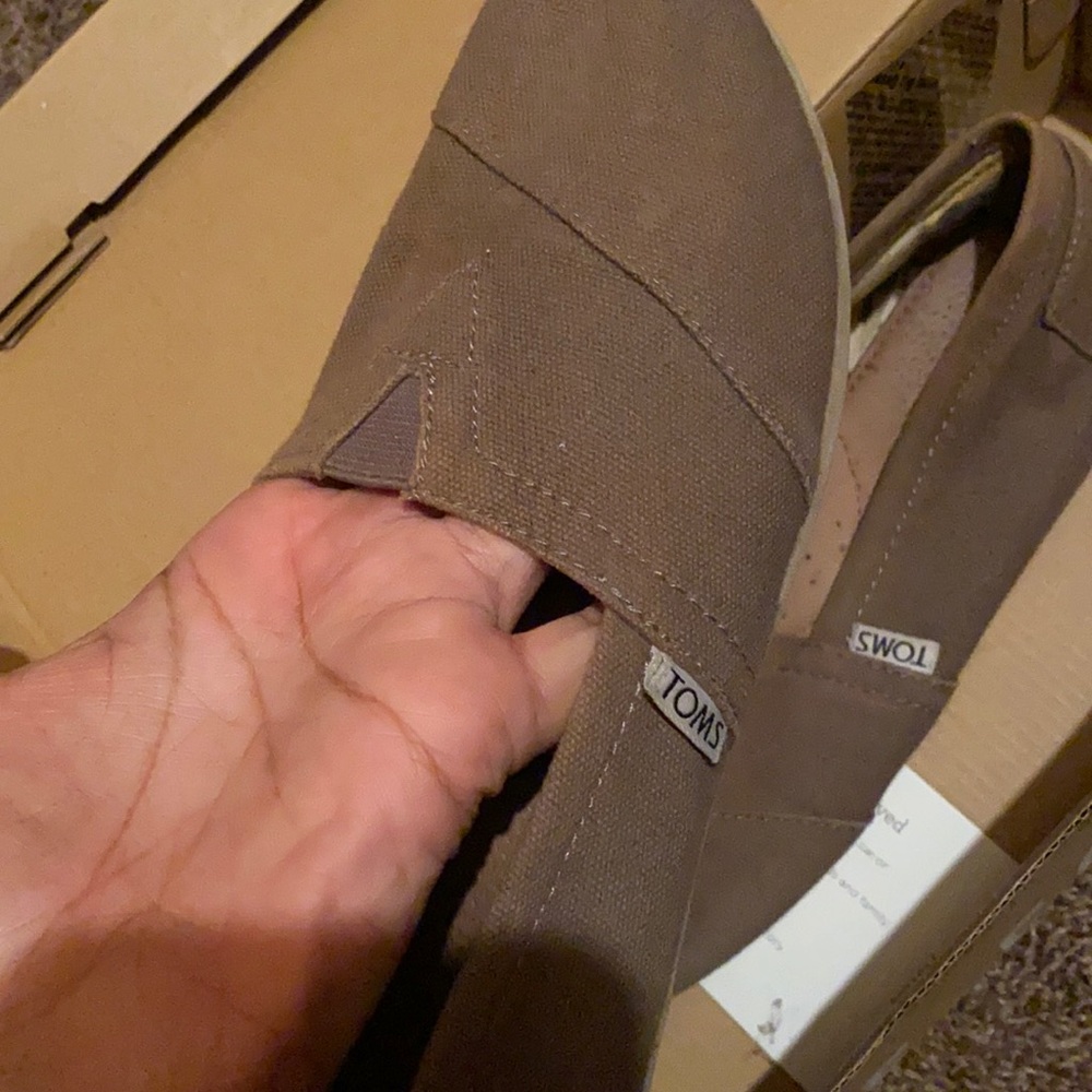 Toms